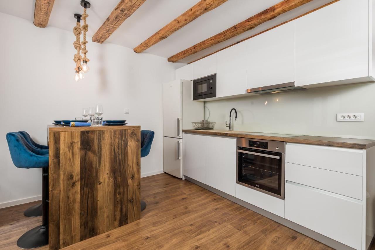 Central Apartments Dalmatina Риека Экстерьер фото