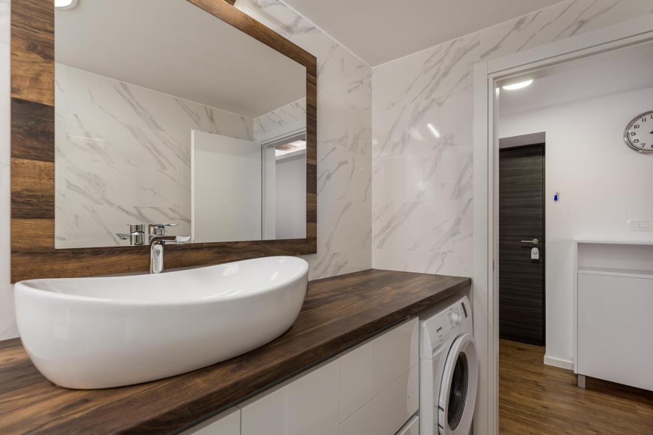 Central Apartments Dalmatina Риека Экстерьер фото