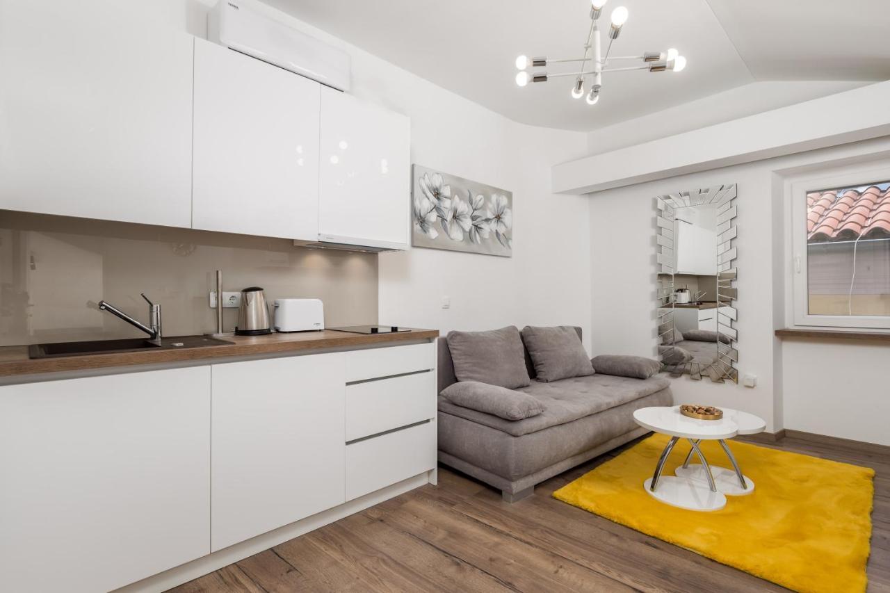 Central Apartments Dalmatina Риека Экстерьер фото