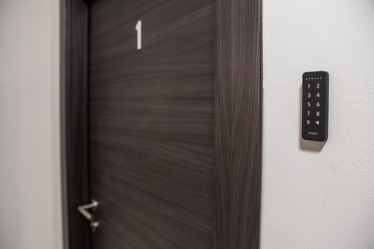 Central Apartments Dalmatina Риека Экстерьер фото